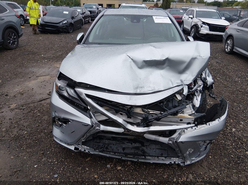 TOYOTA CAMRY - zdjęcie 13