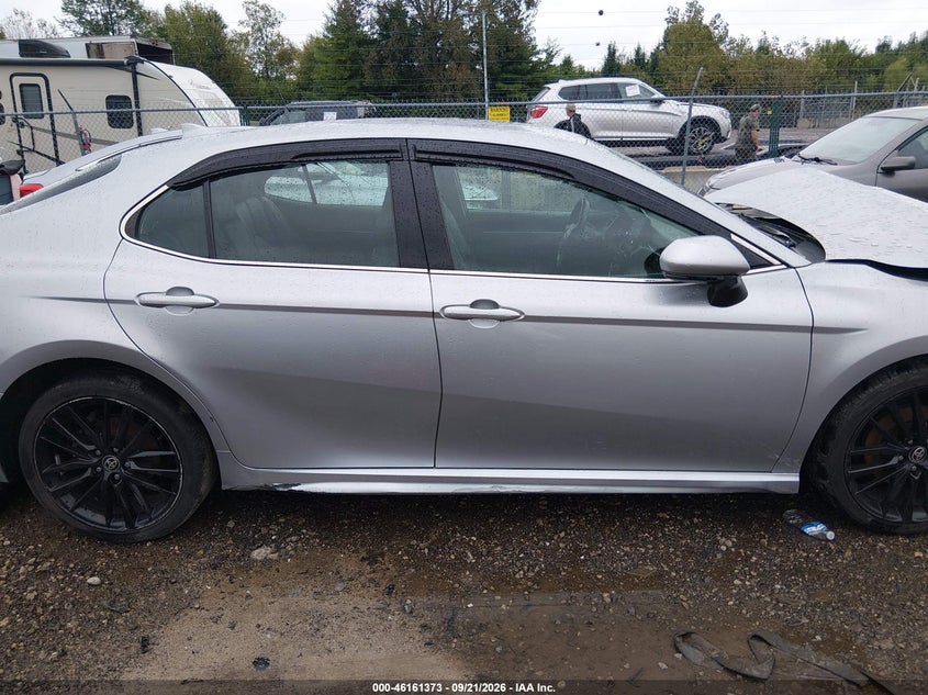 TOYOTA CAMRY - zdjęcie 14