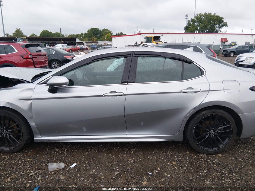 TOYOTA CAMRY - zdjęcie 15