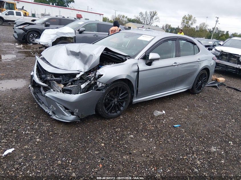 TOYOTA CAMRY - zdjęcie 2