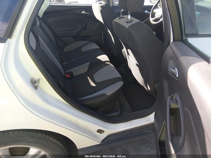 2012 FORD FOCUS SE · Фото 8