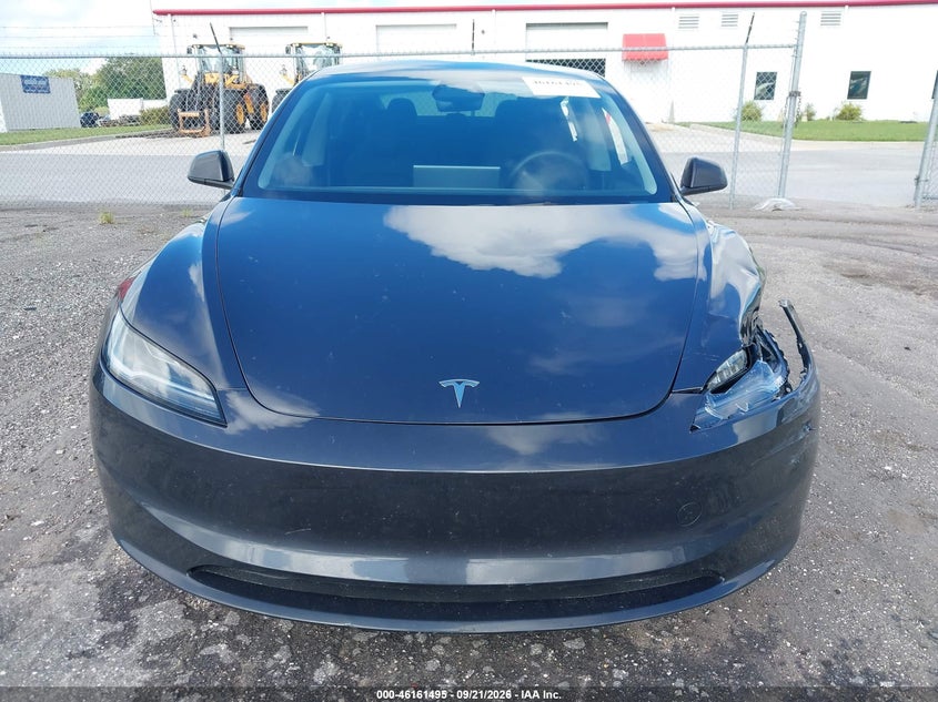 TESLA MODEL 3 - zdjęcie 11
