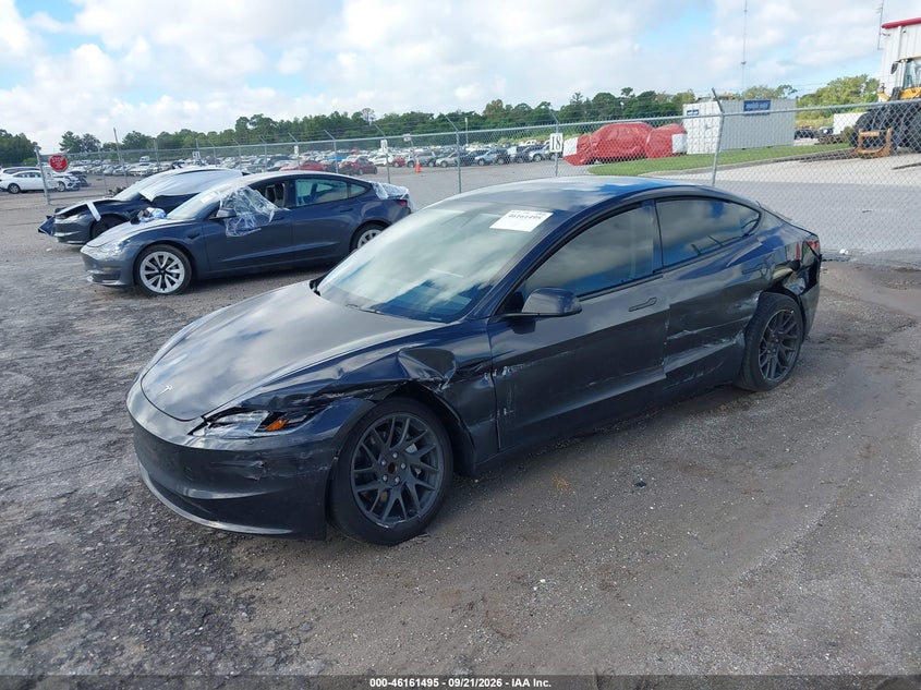 TESLA MODEL 3 - zdjęcie 2