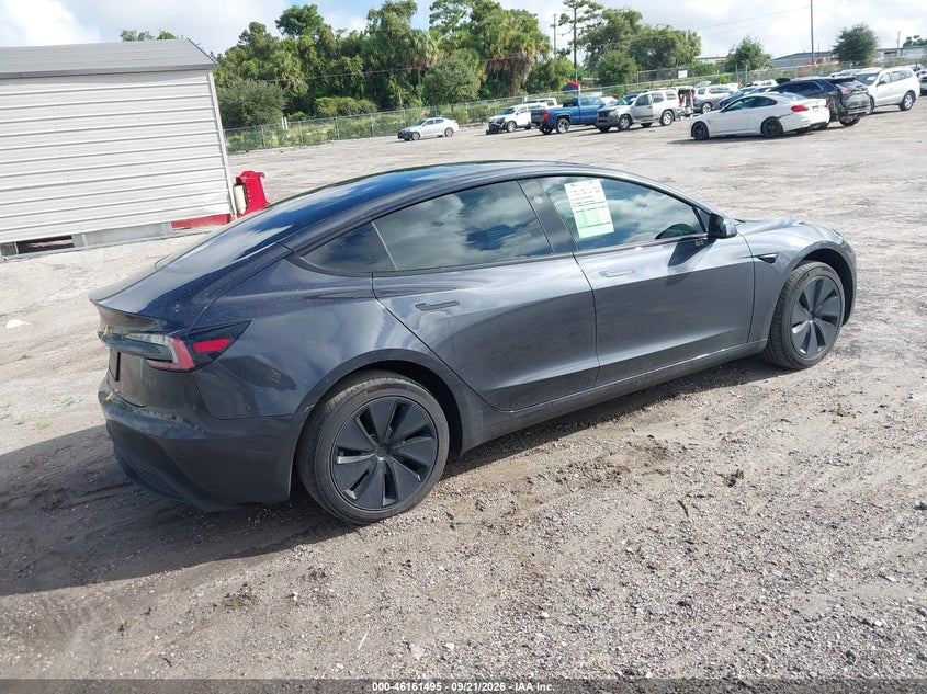 TESLA MODEL 3 - zdjęcie 4