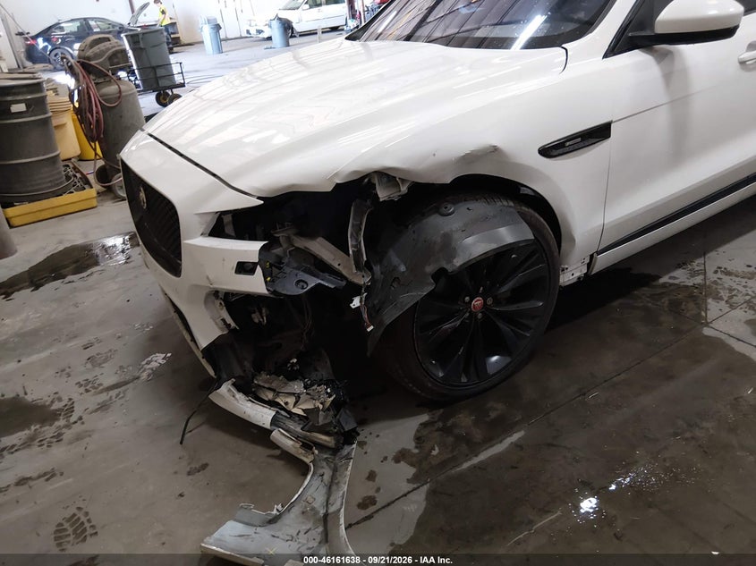 JAGUAR F-PACE 2018 VIN SADCL2FX6JA249729