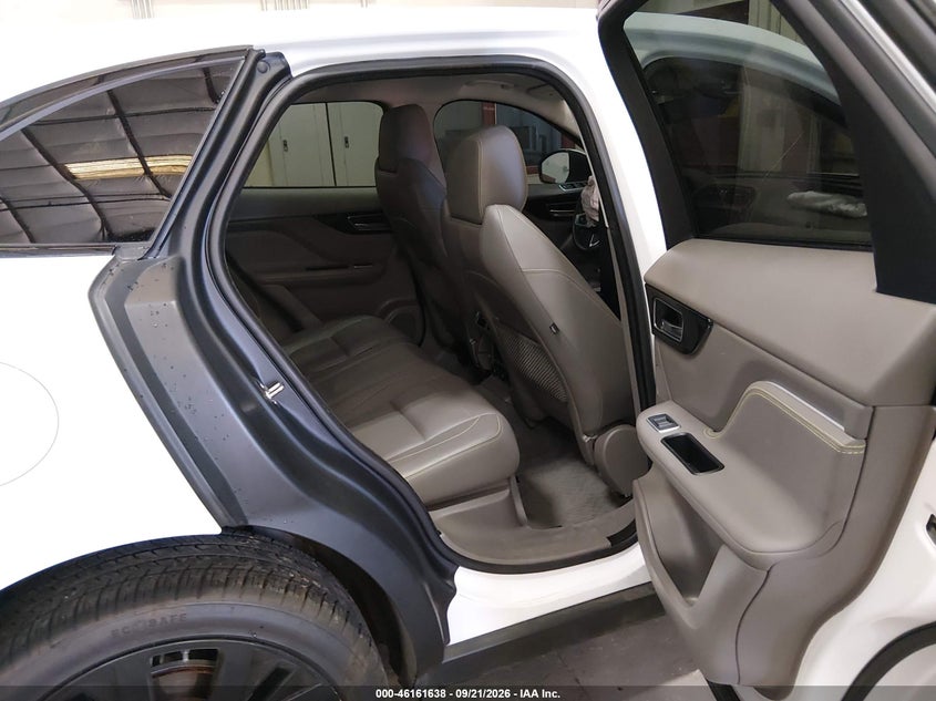 JAGUAR F-PACE 2018 VIN SADCL2FX6JA249729