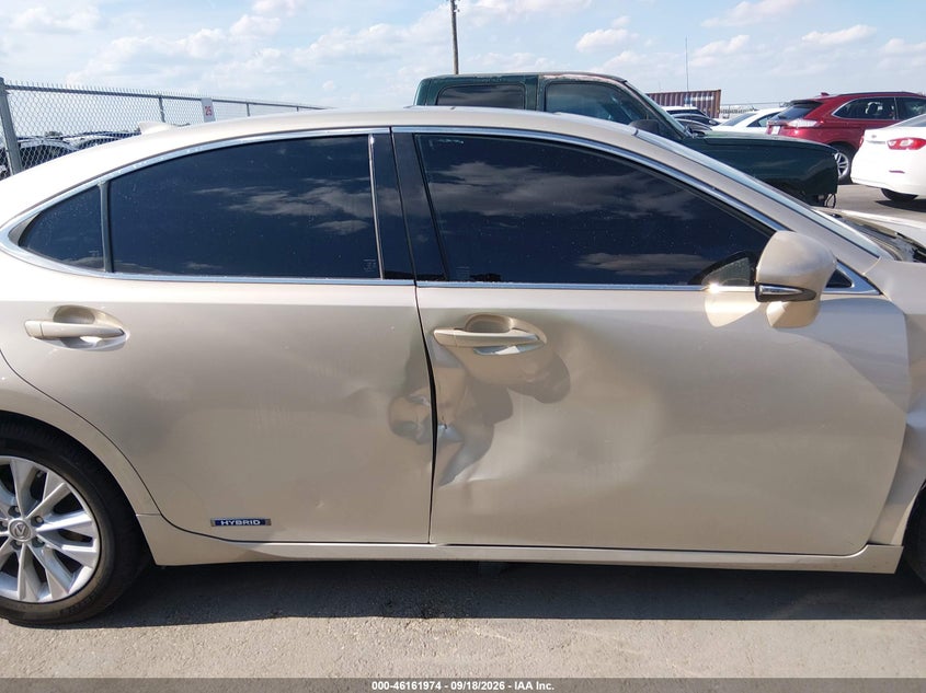 LEXUS ES 300H - zdjęcie 13