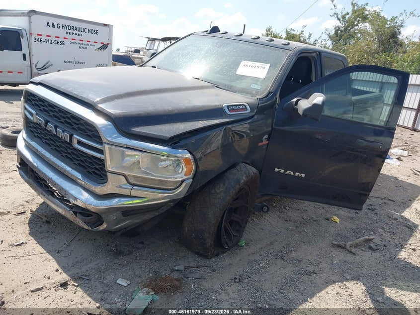 Vin: 3c6ur5cl3lg146345, lot: 46661778, ram 2500 tradesman  4x4 6'4 box 20202