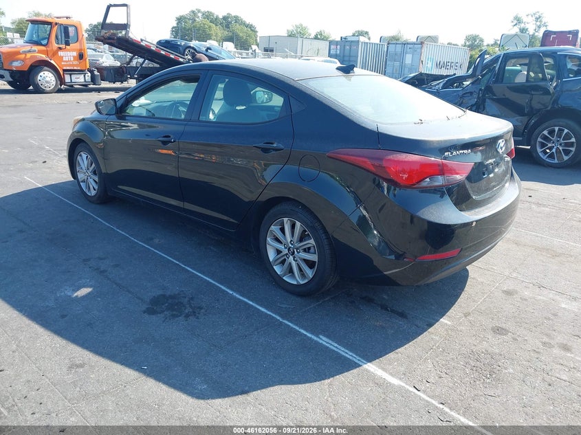 Hyundai Elantra - фото 3