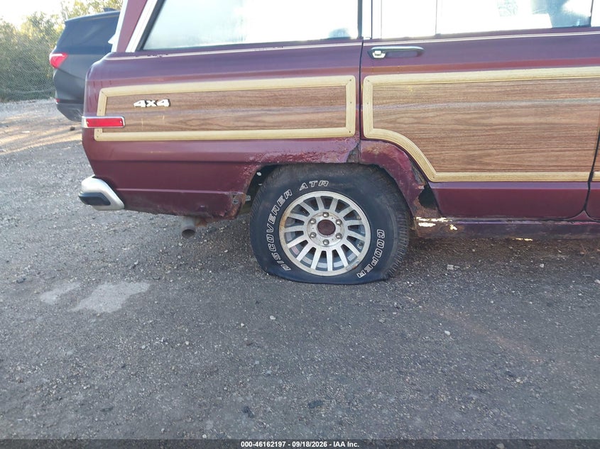 Photo 6 - JEEP GRAND WAGONEER