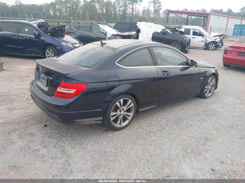 MERCEDES-BENZ C 250 2015 VIN WDDGJ4HB9FG391003