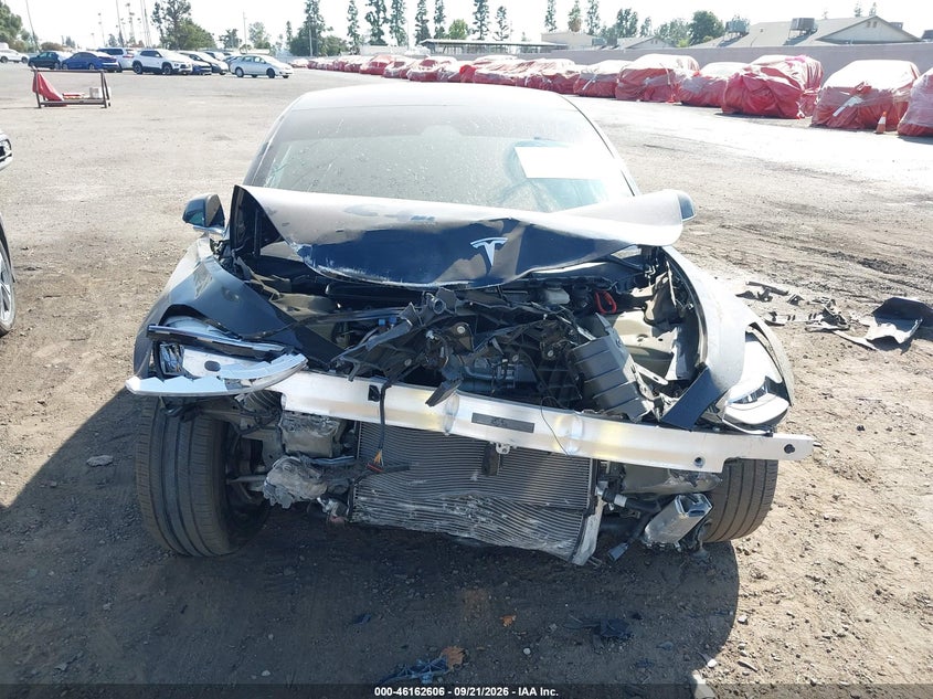 TESLA MODEL 3 - zdjęcie 18