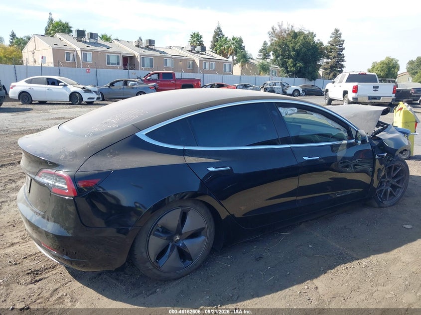 TESLA MODEL 3 - zdjęcie 19