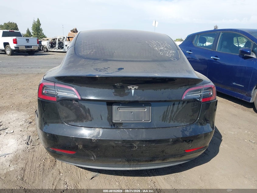 TESLA MODEL 3 - zdjęcie 22