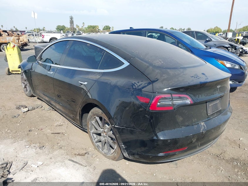 TESLA MODEL 3 - zdjęcie 3