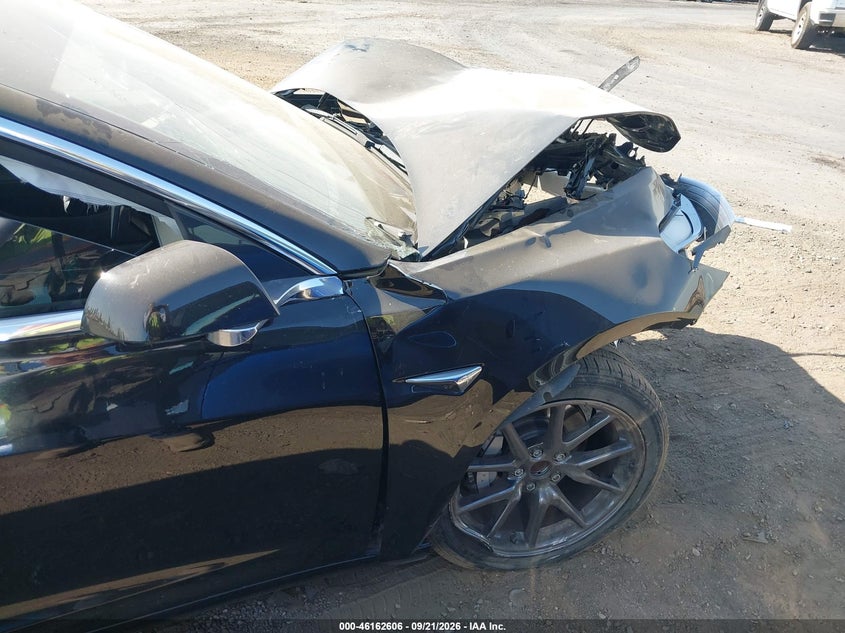 TESLA MODEL 3 - zdjęcie 15