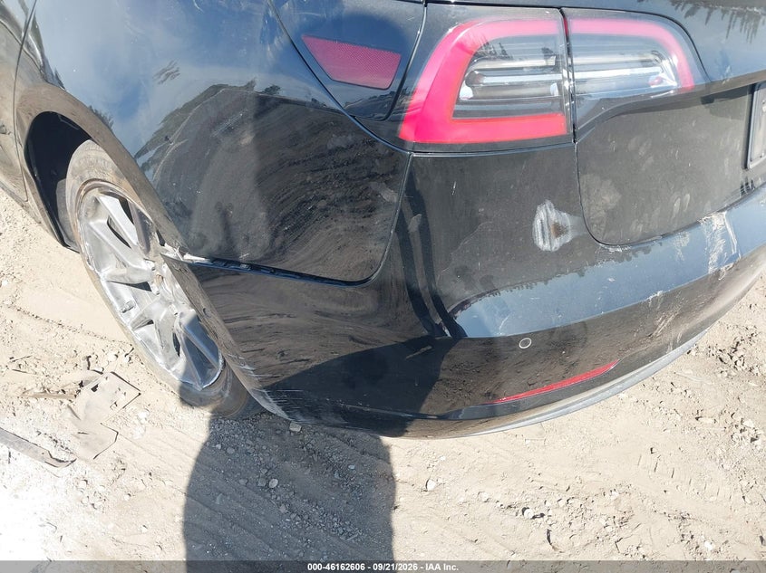 TESLA MODEL 3 - zdjęcie 17
