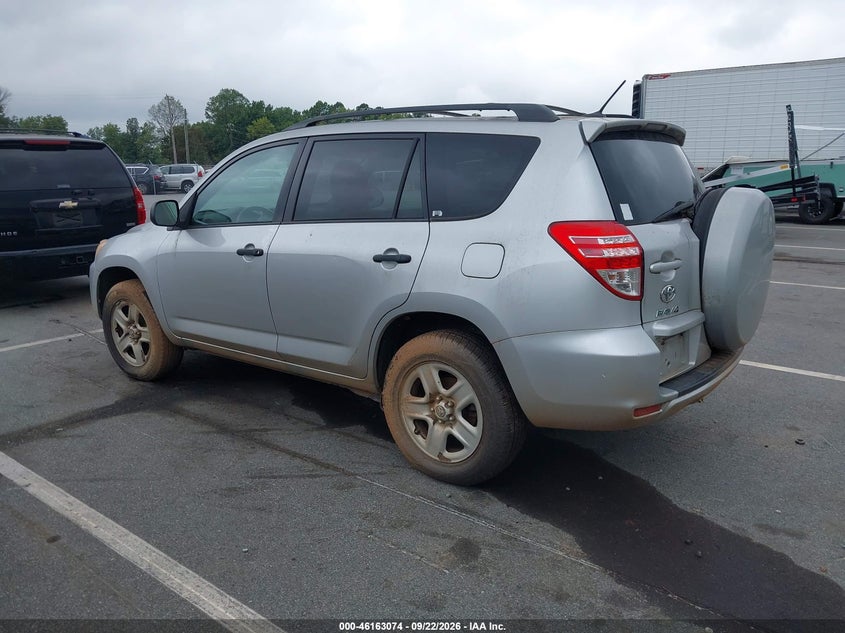 2011 TOYOTA RAV4 · Фото 3