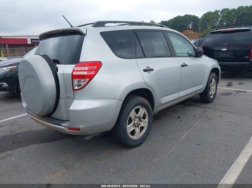 2011 TOYOTA RAV4 · Фото 4