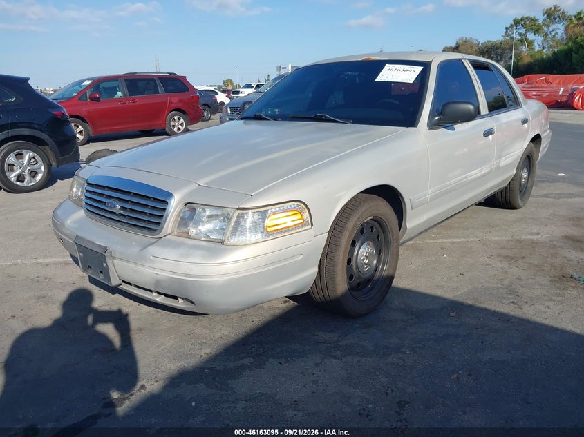 2008 Ford Crown Victoria Police/Police Interceptor, Оба бока, IAAI, VIN 2FAHP71V88X173088 — фото 2
