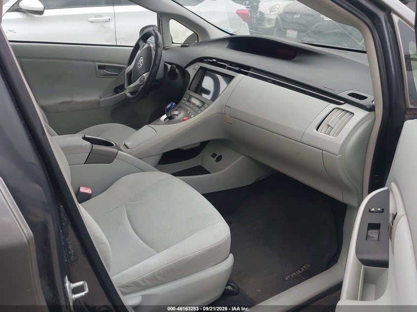 Toyota Prius - фото 5