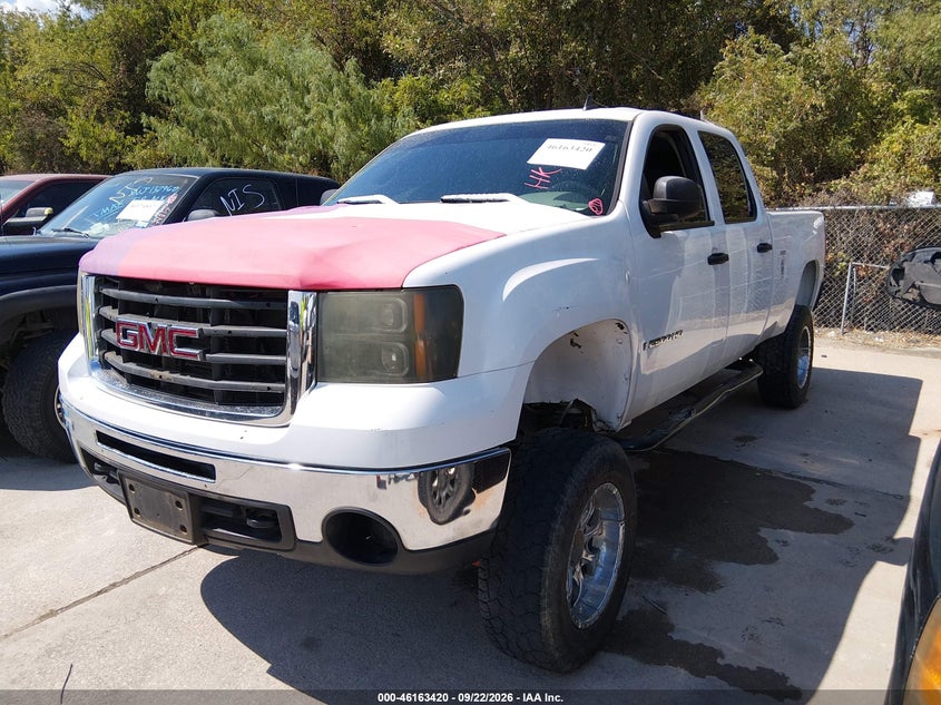 Photo 2 - GMC SIERRA 2500HD