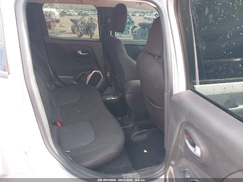Jeep Renegade - фото 8