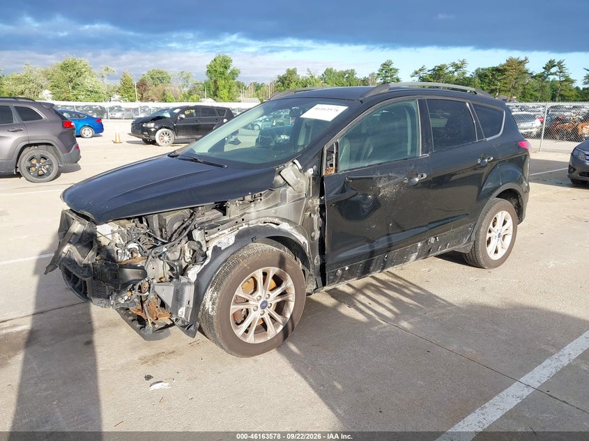 Vin: 1fmcu9hd0jub88389, lot: 46663420, ford escape sel 20182