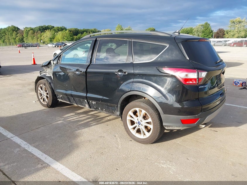 Vin: 1fmcu9hd0jub88389, lot: 46663420, ford escape sel 20183