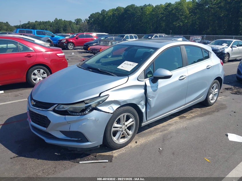 Vin: 3g1be6sm9js597472, lot: 46663674, chevrolet cruze lt auto 20182