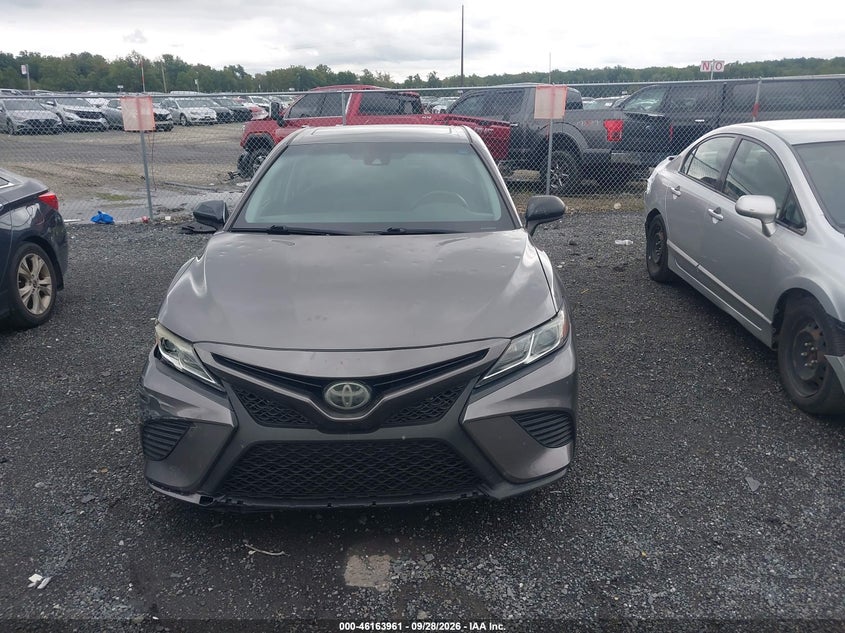 TOYOTA CAMRY - zdjęcie 12