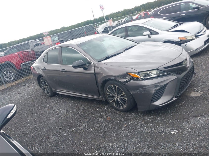 TOYOTA CAMRY - zdjęcie 13