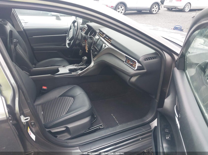 TOYOTA CAMRY - zdjęcie 5