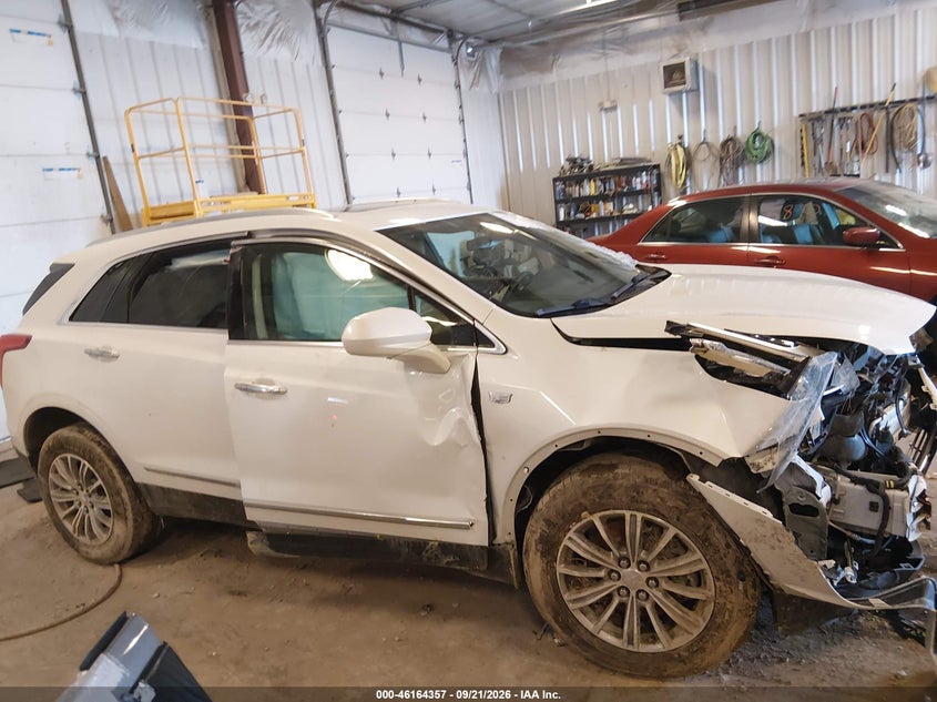 CADILLAC XT5 2017 VIN 1GYKNBRS8HZ305077