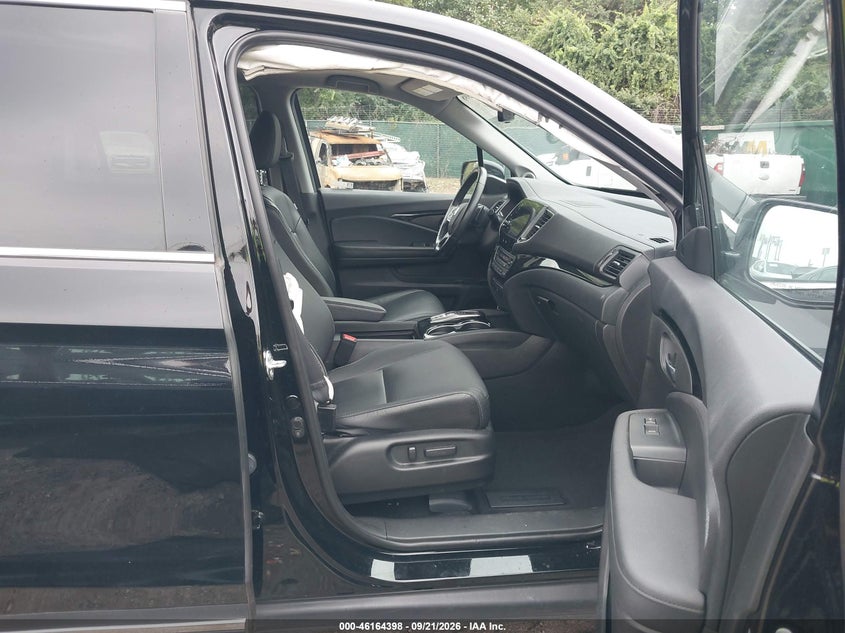 2022 HONDA PILOT AWD TOURING 7 PASSENGER · Photo 5