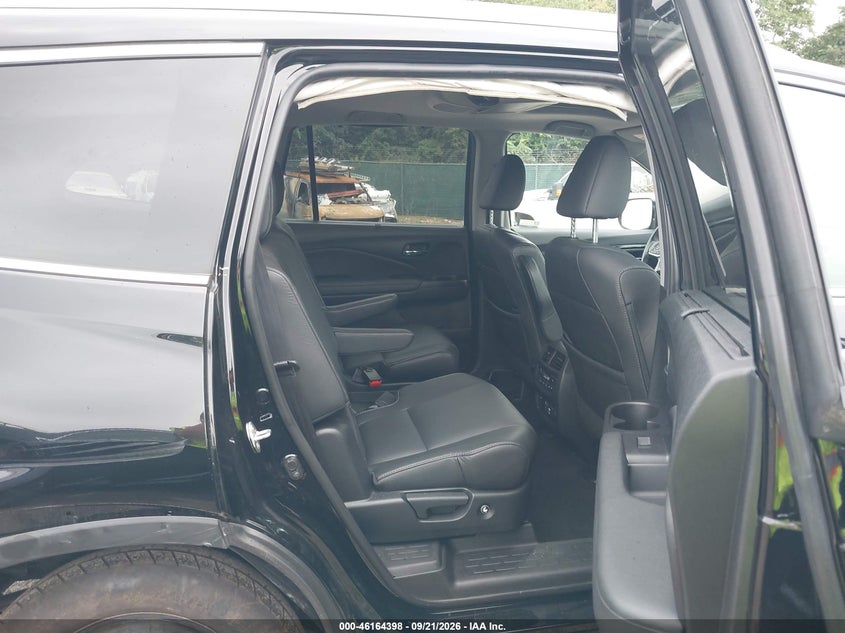 2022 HONDA PILOT AWD TOURING 7 PASSENGER · Photo 8