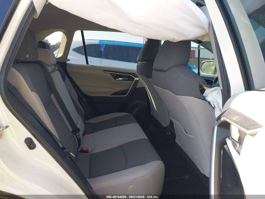 TOYOTA RAV4 - zdjęcie 8