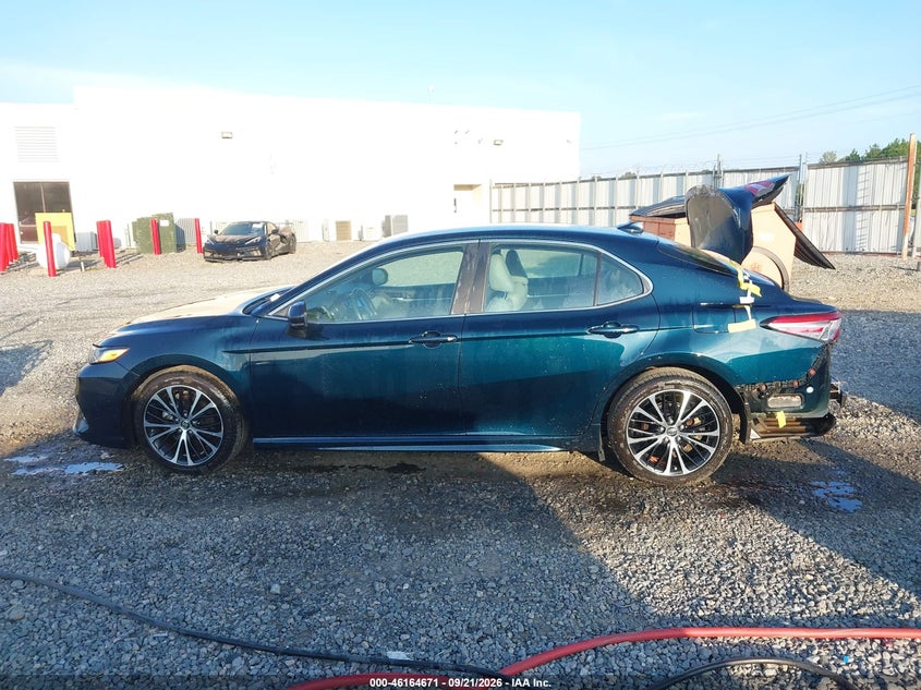 TOYOTA CAMRY - zdjęcie 15