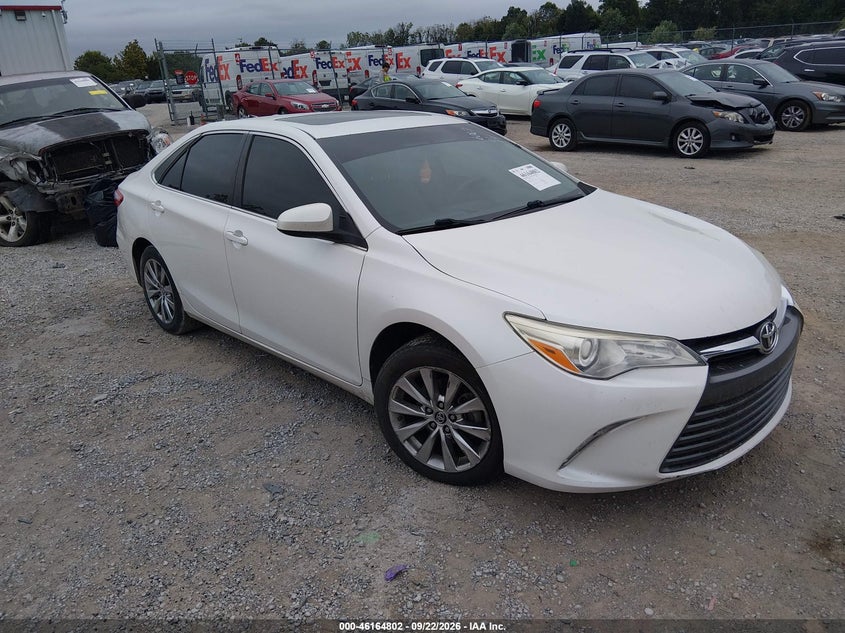 TOYOTA CAMRY - zdjęcie 1