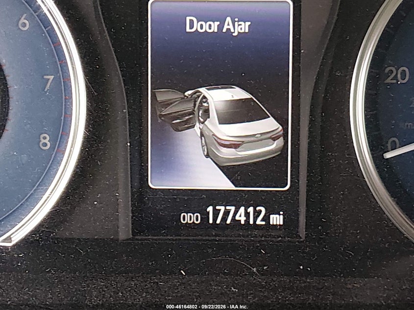TOYOTA CAMRY - zdjęcie 15