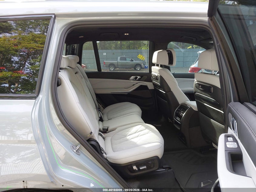 BMW X7 - zdjęcie 8