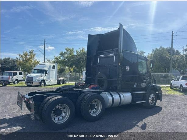 2015 VOLVO VN auction photo 4