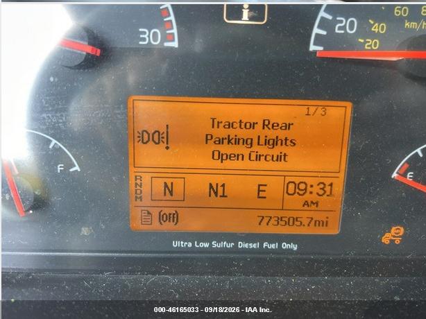 2015 VOLVO VN auction photo 6