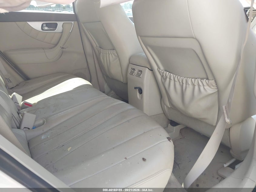 2017 INFINITI QX70 · Photo 8