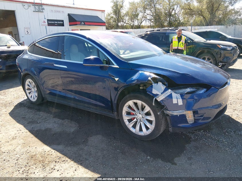 TESLA MODEL X