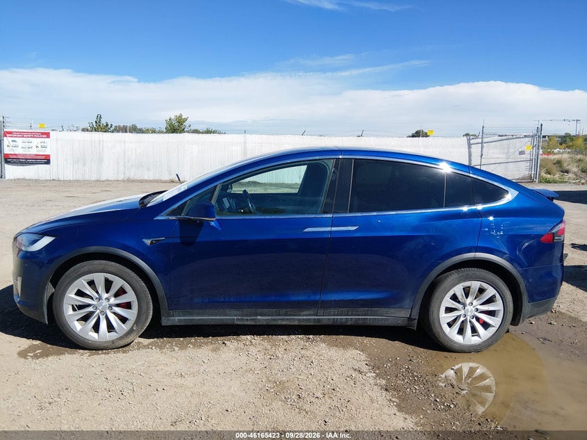 TESLA MODEL X - zdjęcie 14