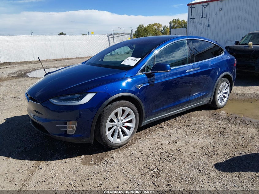 TESLA MODEL X - zdjęcie 2