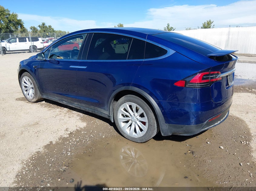 TESLA MODEL X - zdjęcie 3