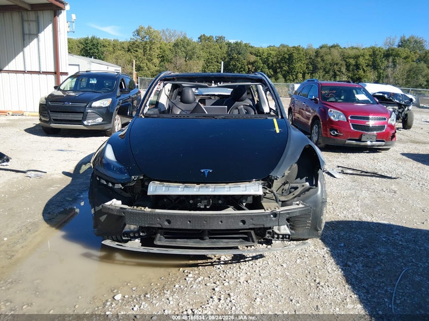 TESLA MODEL Y - zdjęcie 13