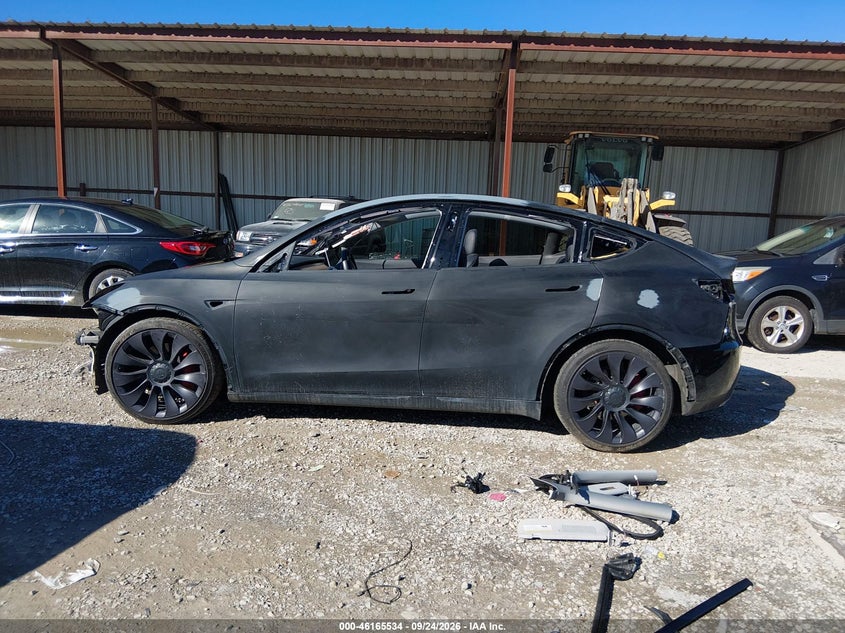 TESLA MODEL Y - zdjęcie 15